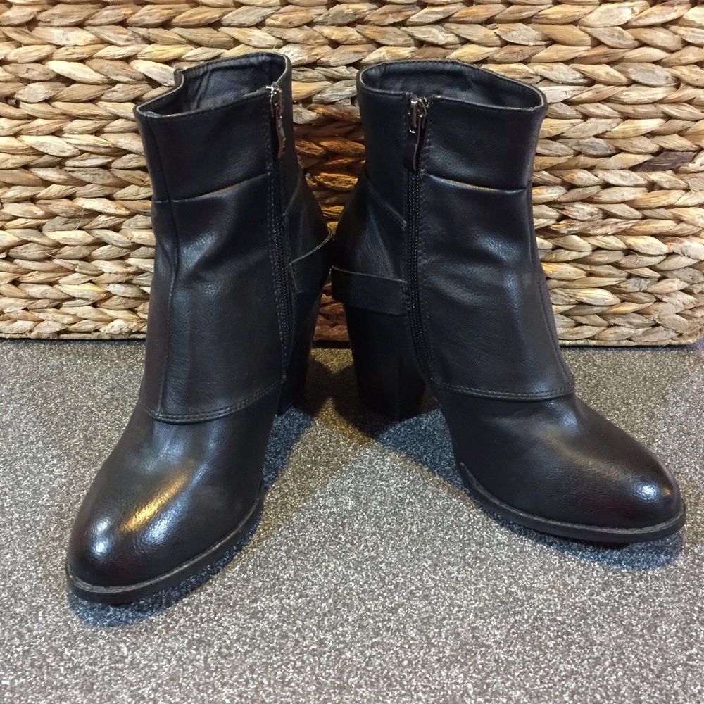 Catherine by Catherine Malandrino Black Heeled Boots